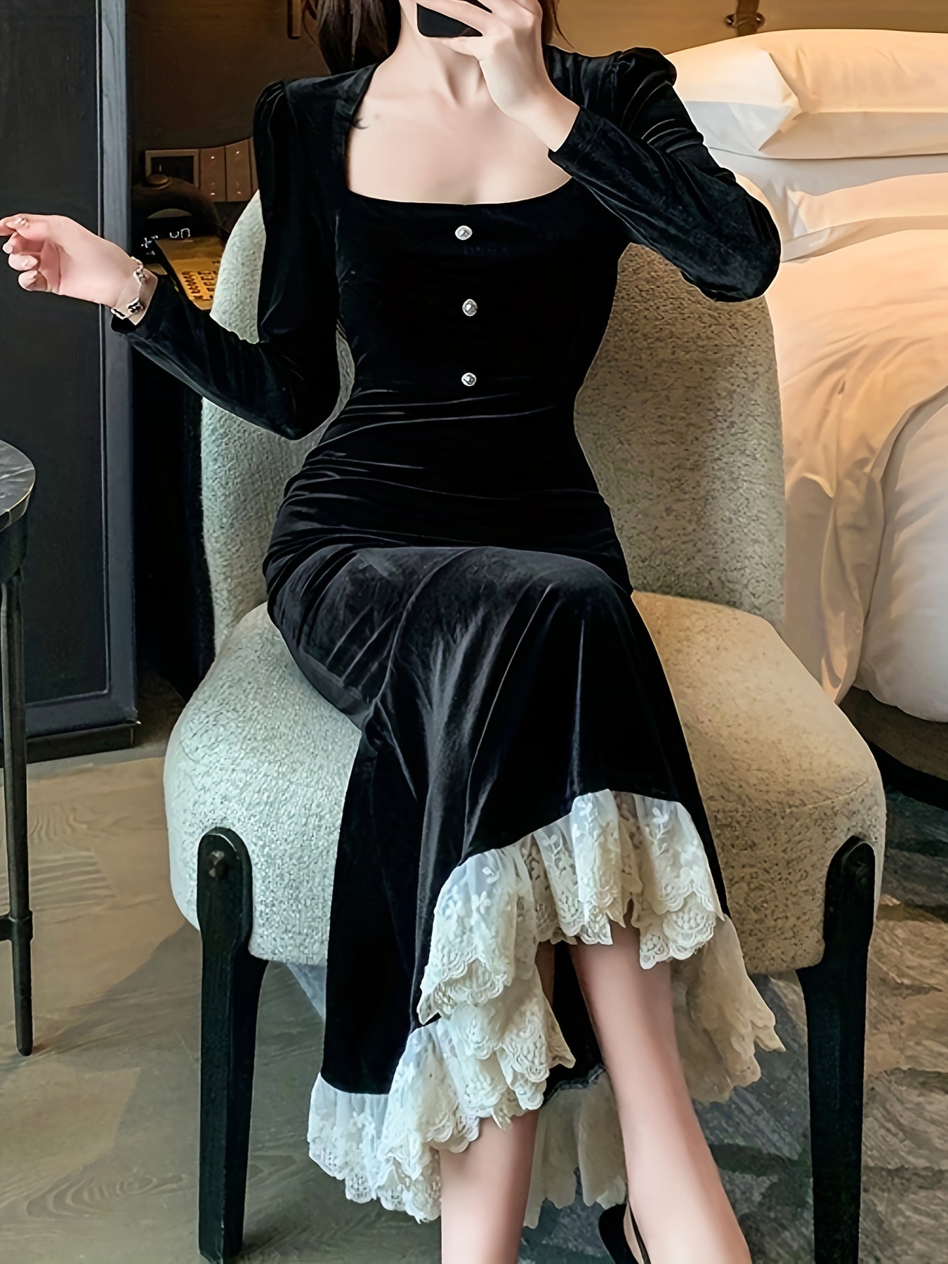 Elegant Contrast Lace Bodycon Dress with Square Neck and Long Sleeves for Women